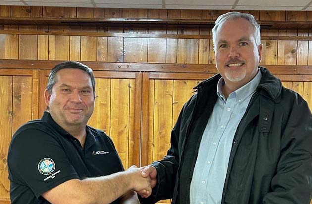 Eldon Larsen (left) was presented an award by Joseph City Unified School District Superintendent Bryan Fields (right) on behalf of the Arizona School Boards Association at the last JCUSD board meeting. The award is an acknowledgement of Larsen’s over 10 years of service as a board member, serving the students and community of Joseph City.