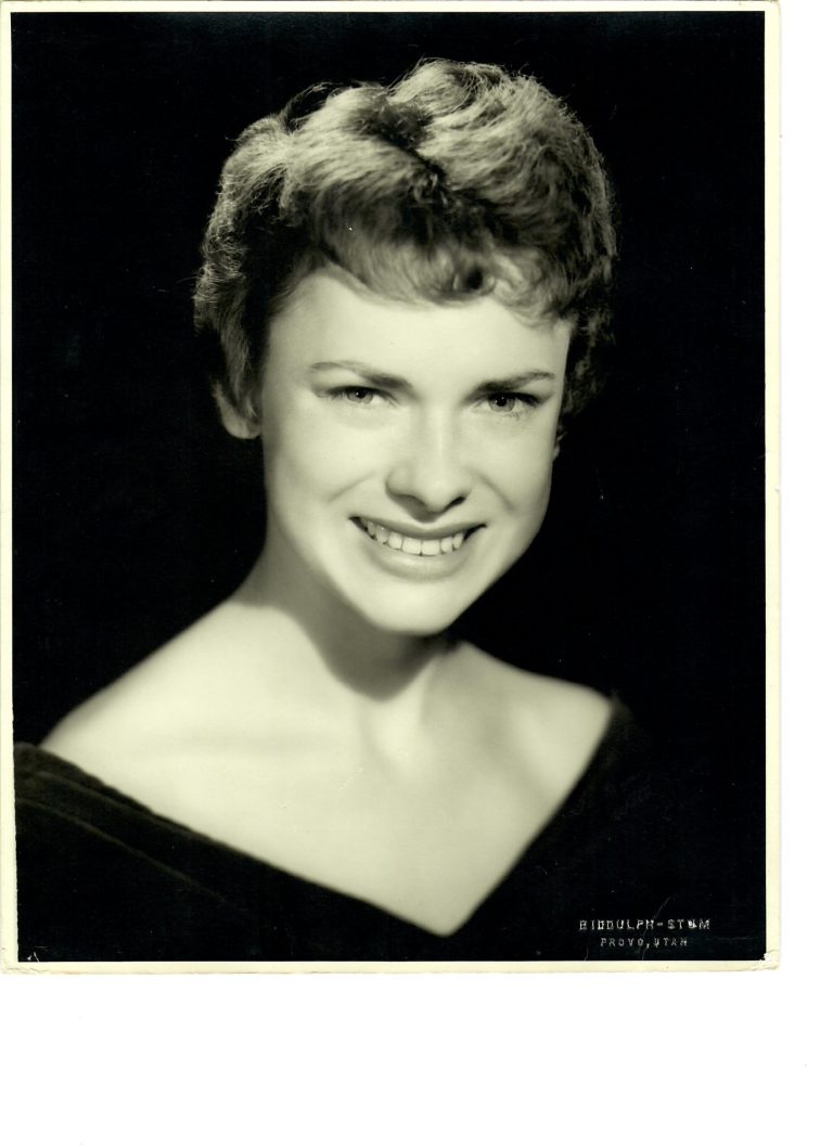 Obit Whitt Eva