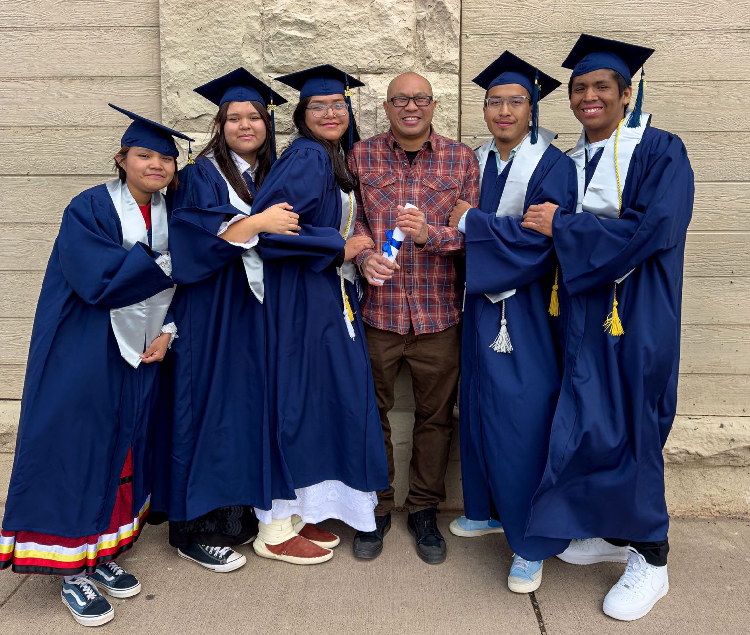 Congratulations Holbrook Indian School graduates! – Painted Desert Tribune