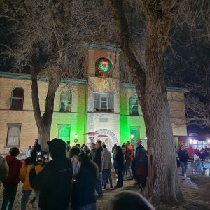 Holbrook rang in the New Year with its 2nd Annual Tumbleweed Drop held at the Historic Navajo County Courthouse. As part of the festivities, Davie Maxwell (pictured), the daughter of Scott and Allision Maxwell and granddaughter of Colletta Keesee was crown Tumbleweed Queen for providing the perfect tumbleweed to be dropped.