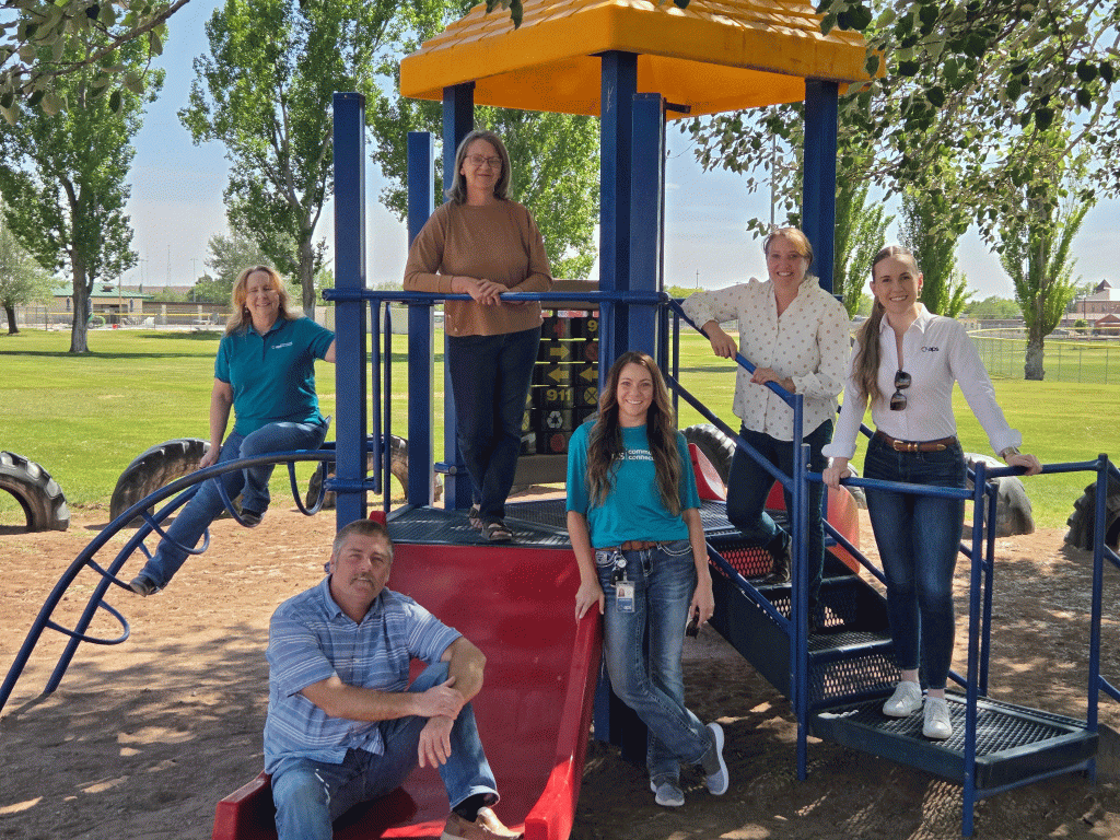 As part of APS’s single day of service, APS representatives met with city officials at Hunt Park in Holbrook to make the announcement of approximately $100,000 investment in park improvements. Pictured are (left to right) APS Senior Public Affairs Manager Janet Dean, Holbrook City Manager Randy Sullivan, Holbrook Councilmember Teri Tafoya, APS Senior Community Impact Specialist Mikenzie Lindsey, Holbrook Mayor Kathleen Smith and APS Northern Program Manager Abigail Zustiak. A similar investment is being made for improvements at Tanner Park in Joseph City.
