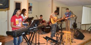 Broken Arrow Chapel hosting youth camp – Painted Desert Tribune