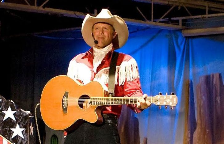 Photo courtesy of the Silver Creek Performing Arts Association - Cowboy Dan will entertain and inform area residents in a performance scheduled at 7 p.m. on Thursday, Nov. 17, at the Snowflake High School Auditorium.