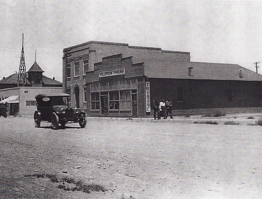 Photo courtesy of the Navajo County Historical SocietyIn the early 1900s, Holbrook was home to two newspapers, The Holbrook News, which began in 1915, and The Holbrook Tribune, which began 1918. In 1923, owners of the Tribune bought the other publication and the name, and in 2008 the name was changed to The Tribune-News. The paper moved from this location on Navajo Blvd. next to the Chalcedony Lodge to its current location at 200 E. Hopi Drive in 1930.