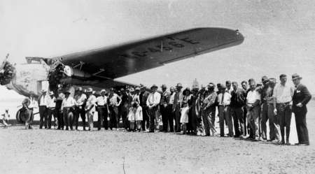 Photo courtesy of the Navajo County Historical SocietyHolbrook's airport was open for business on March 1, 1943. It was a special day indeed when the first airplane landed at the new airport.