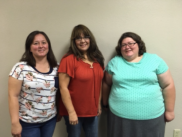 Photo by Linda KorThe new Holbrook Chamber of Commerce president, Gretchen Herndon (right), visits with Yvonne Larsen (left), who served for many years as the organization’s president, and Cindy Tafoya (center), who was recently hired as the director of the chamber.