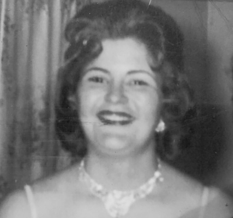 Obit Crumm Mary