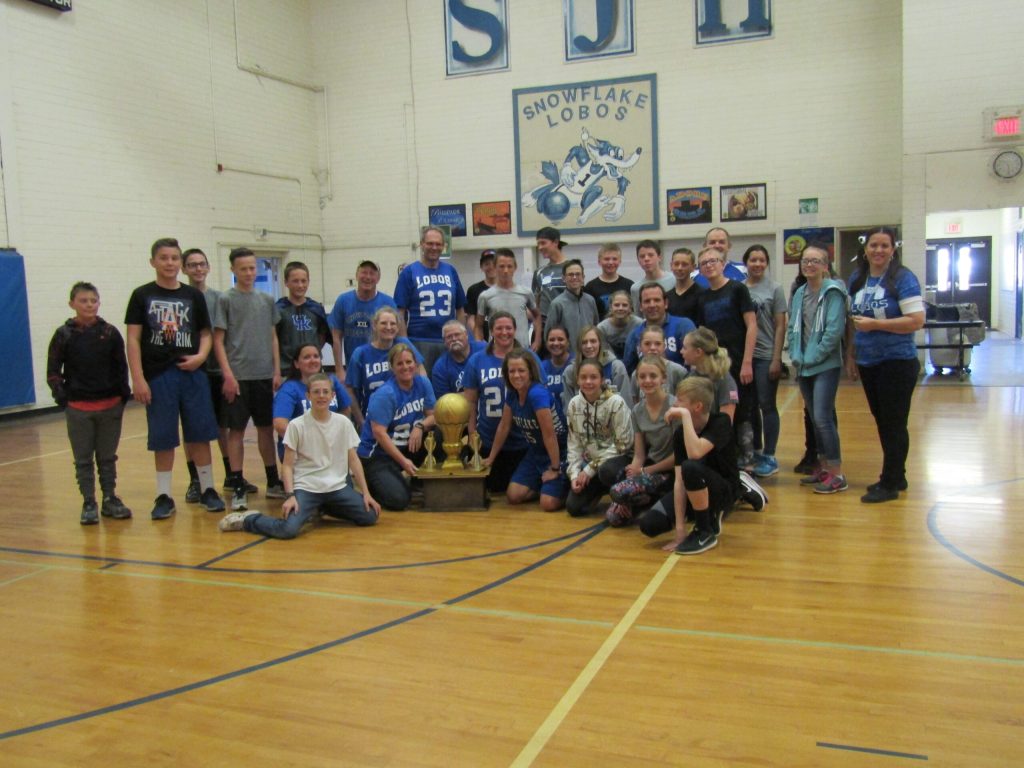 Photo by Diana HutchisonSnowflake Junior High School students in Debra Trezise's accelerated reading class earned the opportunity to play the school staff Dream Team in a basketball game.