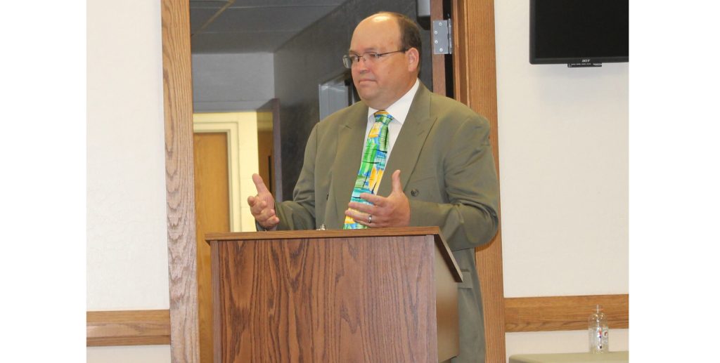 Photo by Diana HutchisonSnowflake Unified School District Business Manager Mark Ollerton presented the 2018-2019 budget and a teacher salary increase to the SUSD Governing Board last week.