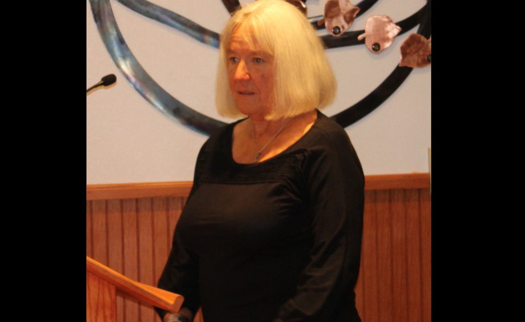 Photo by Toni GibbonsNavajo County resident Martha Pearce shared her concerns regarding the impact of fracking on the Coconino Sandstone Aquifer at the Navajo County Board of Supervisor meeting on July 10.