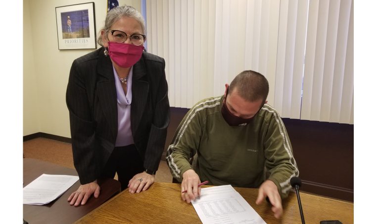 Photo by L. Parsons Interim Superintendent Connie Gover (left) is eager to work with the WUSD Governing Board and their President, Al Leonard (right) as she takes over the helm at WUSD.