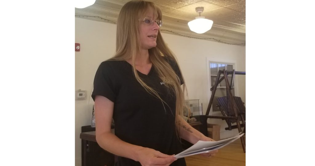 Photo by L. ParsonsWinslow’s Vice Mayor Samantha Crisp spoke about forming an agricultural commission at last week’s Good Morning Winslow event.