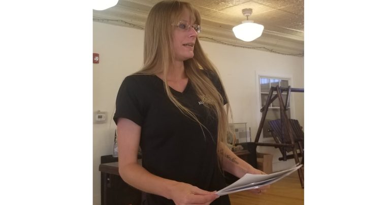 Photo by L. ParsonsWinslow’s Vice Mayor Samantha Crisp spoke about forming an agricultural commission at last week’s Good Morning Winslow event.