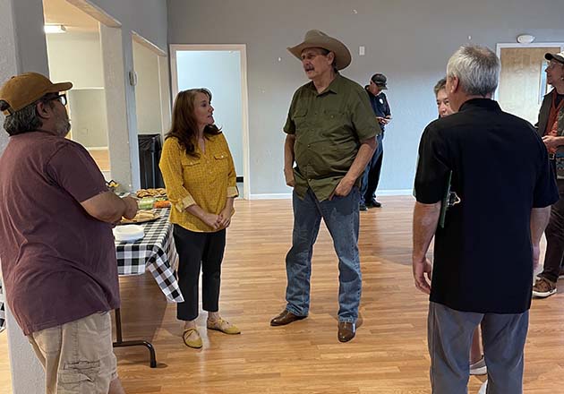 Photo by Talaina KorTaking part in the mayor’s meet and greet, and sharing in discussion regarding the City of Holbrook were (left to right) Mark Romo, Holbrook Mayor Kathleen Smith, Kip Myers, Vice Mayor Francie Payne and Councilman Kip Woolford.