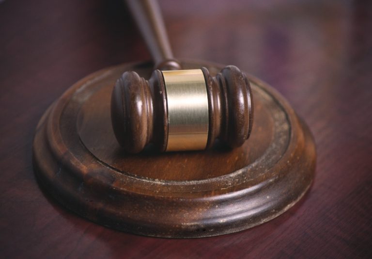 Defendant pleads guilty in 2021 Show Low Lake assault