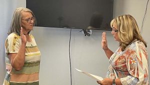 Photo by Linda KorNewest Holbrook City Councilmember Teri Tafoya (left) was sworn in on June 22 by City Clerk Lisa Hunt (right).