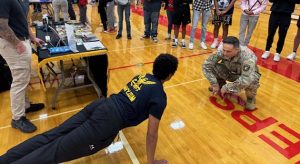 Photos courtesy of Grow ArizonaIt was friendly competition between Army recruiters and a Navy supporter at the fair, with a push-up challenge that brought a crowd of observers.